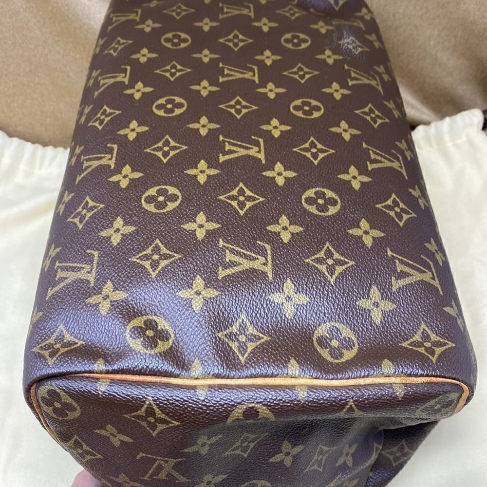 Authentic LOUIS VUITTON Speedy 35 Monogram - Picture 10 of 16
